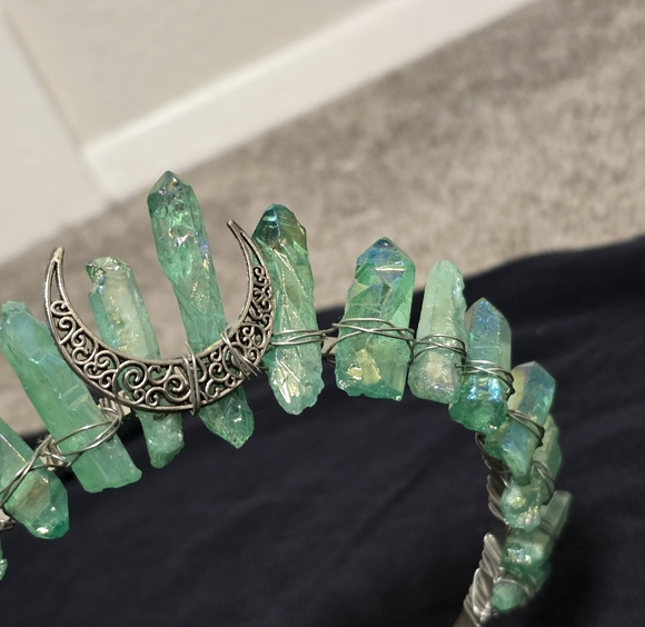 Green Crystal Cosplay Headband - Picture 3 of 5